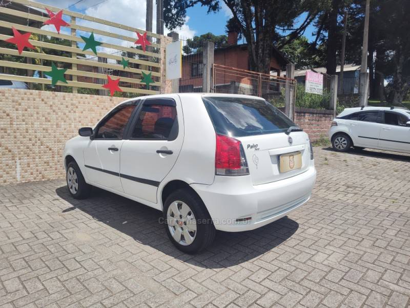 FIAT - PALIO - 2010/2011 - Branca - R$ 26.900,00