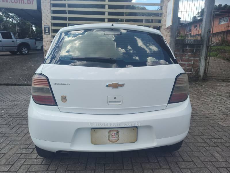 CHEVROLET - AGILE - 2010/2011 - Branca - R$ 32.900,00