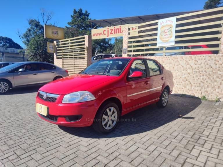 FIAT - SIENA - 2014/2015 - Vermelha - R$ 36.900,00
