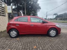 CHEVROLET - ONIX - 2017/2018 - Vermelha - R$ 46.900,00
