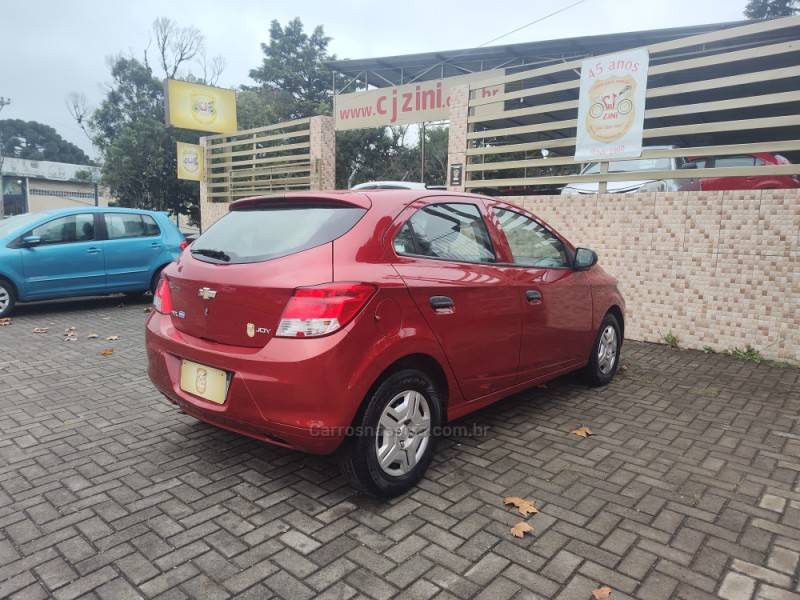 CHEVROLET - ONIX - 2017/2018 - Vermelha - R$ 46.900,00