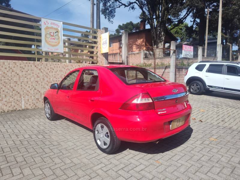 CHEVROLET - PRISMA - 2011/2012 - Vermelha - R$ 29.900,00