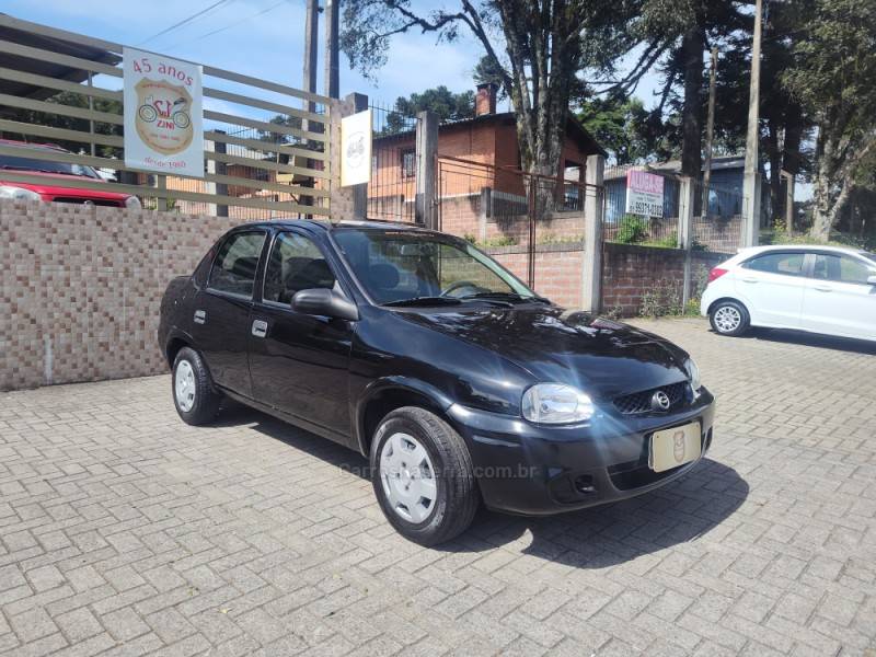 CHEVROLET - CLASSIC - 2004/2005 - Preta - R$ 17.900,00