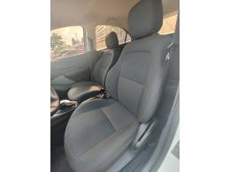 CHEVROLET - ONIX - 2018/2018 - Branca - R$ 44.900,00