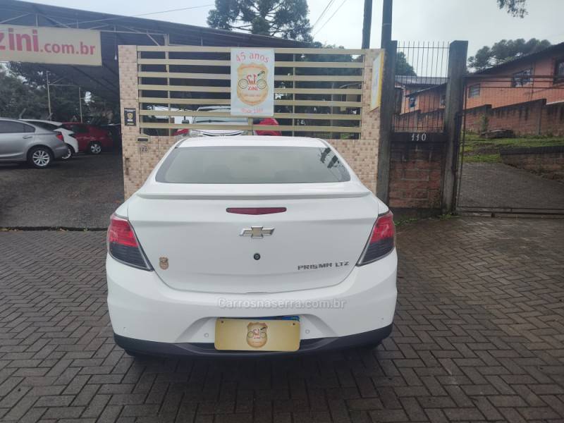 CHEVROLET - PRISMA - 2013/2013 - Branca - R$ 46.900,00