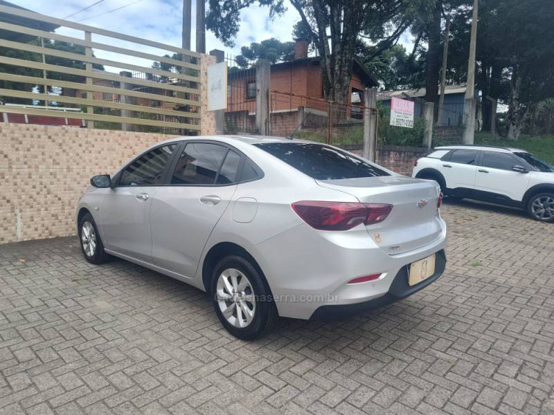 CHEVROLET - ONIX - 2020/2021 - Prata - R$ 66.900,00