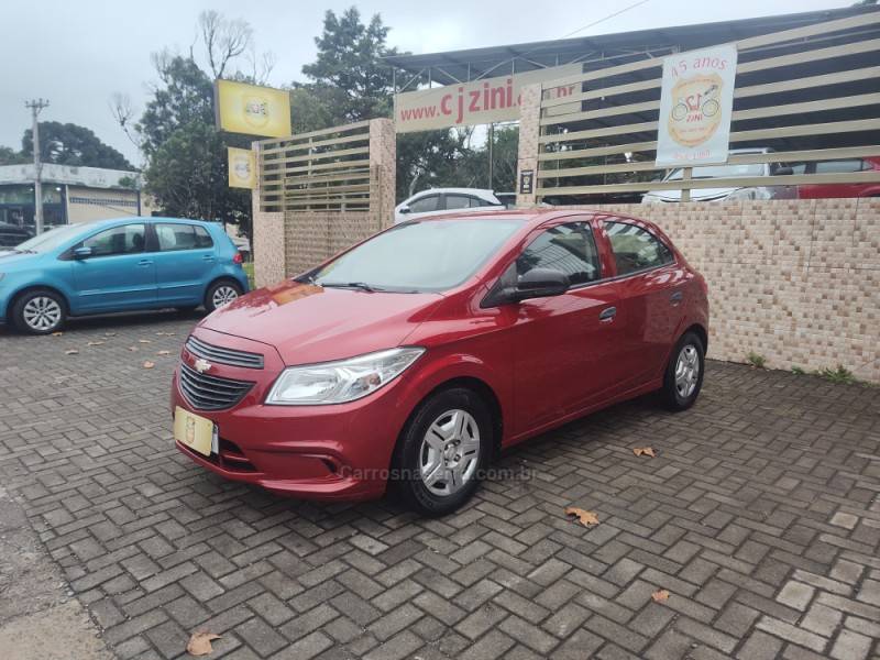 CHEVROLET - ONIX - 2017/2018 - Vermelha - R$ 46.900,00