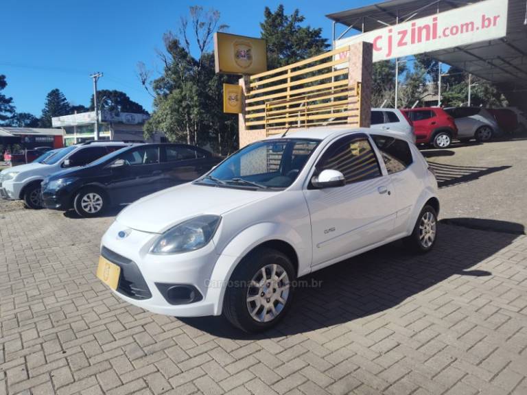 FORD - KA - 2012/2013 - Branca - R$ 27.900,00