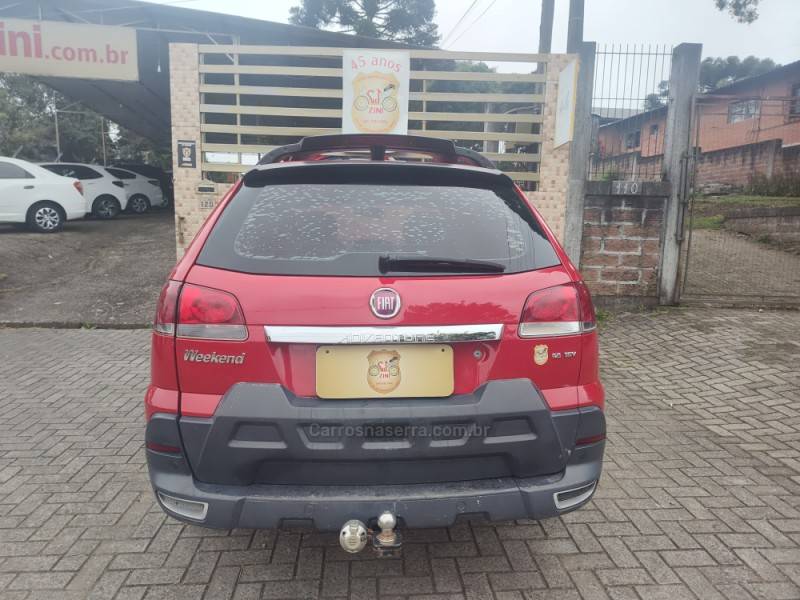 FIAT - PALIO - 2014/2015 - Vermelha - R$ 43.900,00