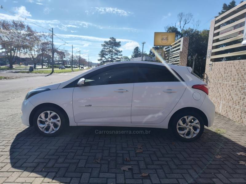 HYUNDAI - HB20 - 2016/2016 - Branca - R$ 48.900,00