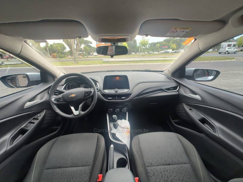 CHEVROLET - ONIX - 2020/2021 - Prata - R$ 66.900,00
