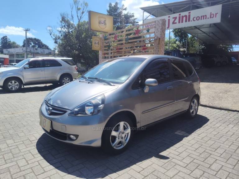 HONDA - FIT - 2008/2008 - Cinza - R$ 32.900,00