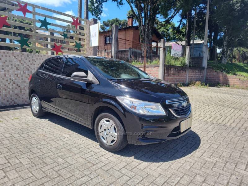 CHEVROLET - ONIX - 2015/2015 - Preta - R$ 44.900,00