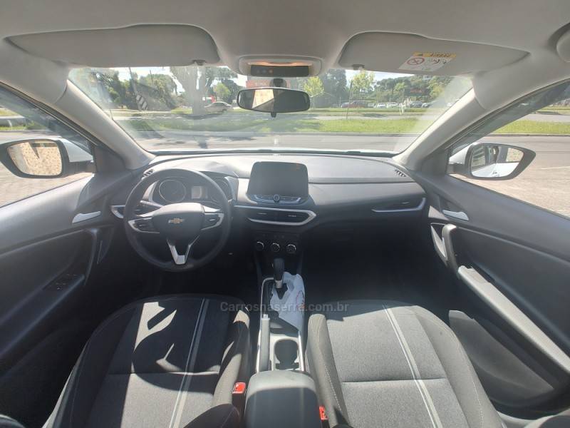 CHEVROLET - TRACKER - 2023/2024 - Branca - R$ 105.900,00