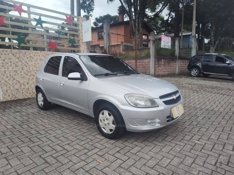 CHEVROLET - CELTA - 2013/2013 - Prata - R$ 32.900,00