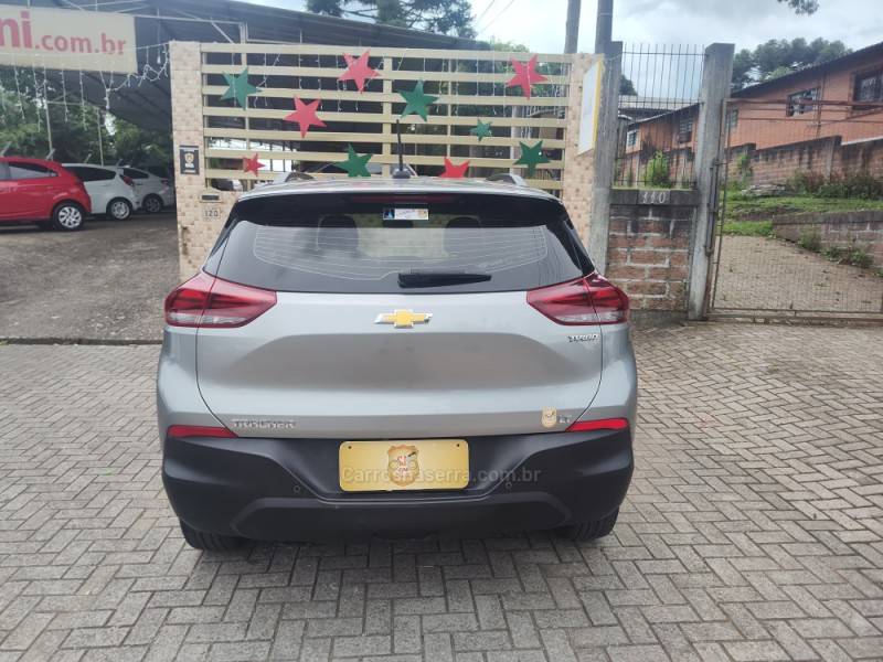 CHEVROLET - TRACKER - 2023/2024 - Prata - R$ 104.900,00