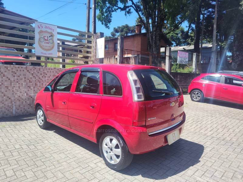 CHEVROLET - MERIVA - 2010/2011 - Vermelha - R$ 31.900,00