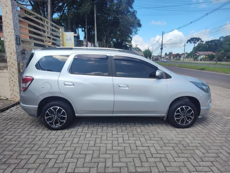 CHEVROLET - SPIN - 2014/2015 - Prata - R$ 54.900,00