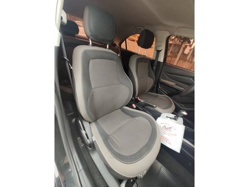 CHEVROLET - PRISMA - 2013/2014 - Preta - R$ 48.900,00