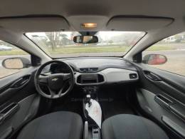 CHEVROLET - ONIX - 2017/2018 - Vermelha - R$ 46.900,00