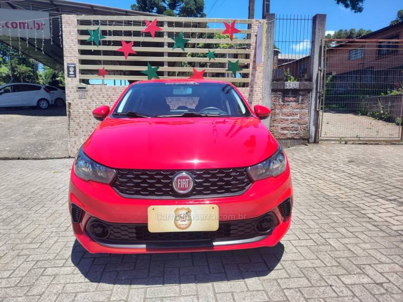 FIAT - ARGO - 2017/2018 - Vermelha - R$ 53.900,00