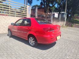 FIAT - SIENA - 2014/2015 - Vermelha - R$ 35.900,00