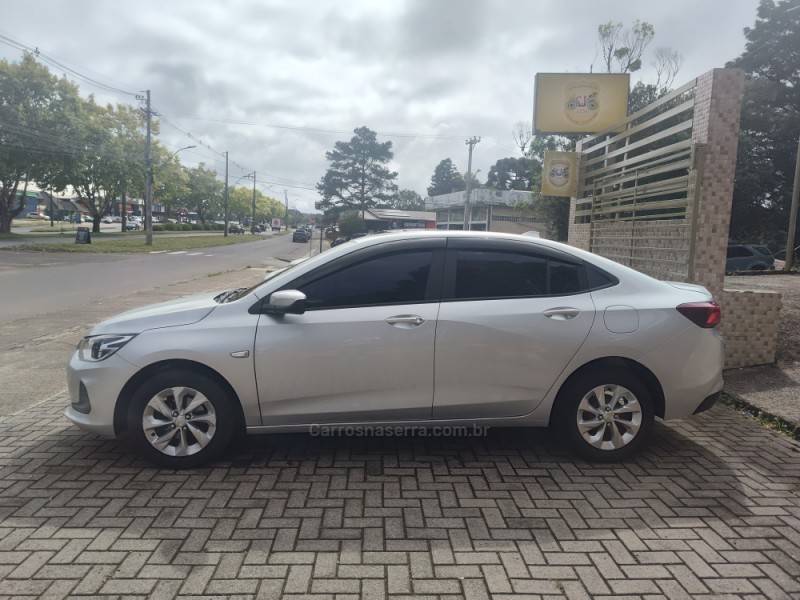 CHEVROLET - ONIX - 2020/2021 - Prata - R$ 54.900,00