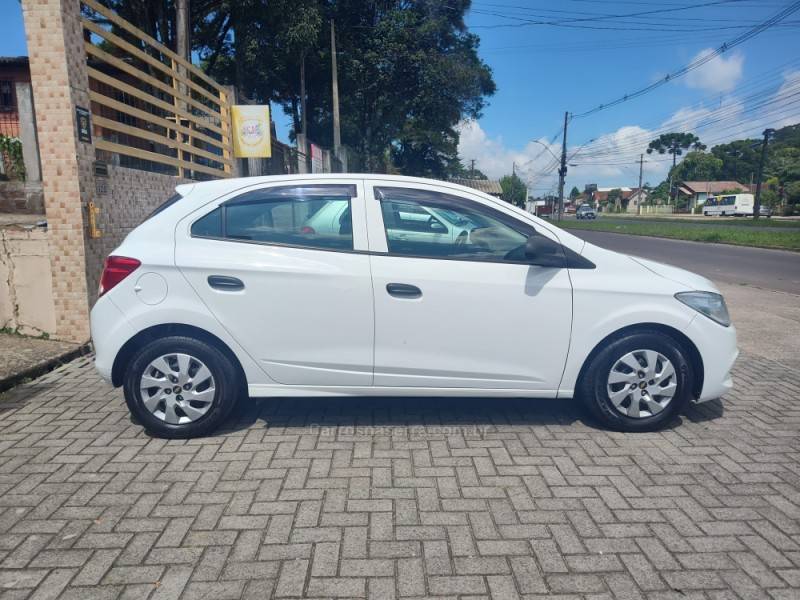 CHEVROLET - ONIX - 2018/2018 - Branca - R$ 47.900,00