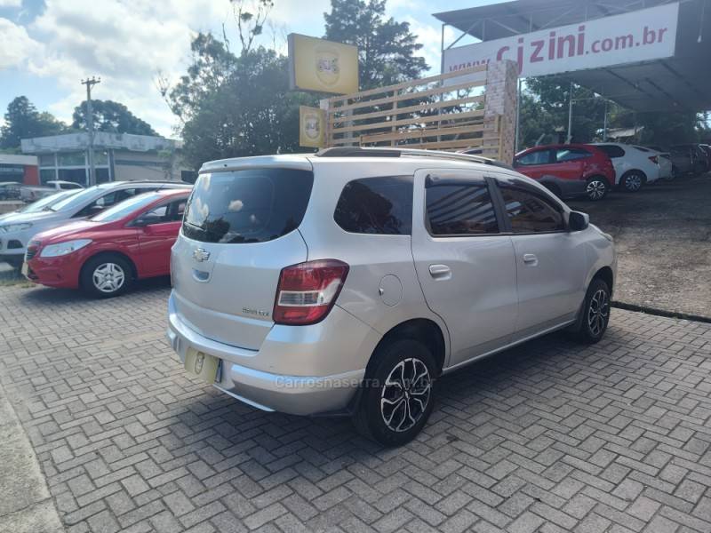 CHEVROLET - SPIN - 2014/2015 - Prata - R$ 54.900,00