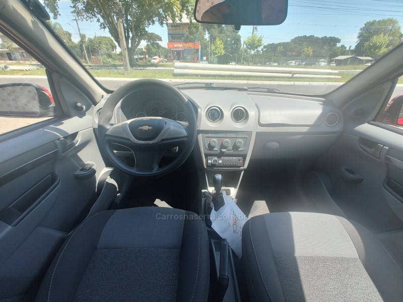 CHEVROLET - PRISMA - 2011/2012 - Vermelha - R$ 29.900,00