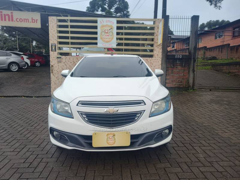 CHEVROLET - PRISMA - 2013/2013 - Branca - R$ 46.900,00