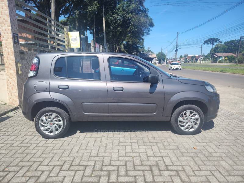 FIAT - UNO - 2019/2020 - Cinza - R$ 42.900,00