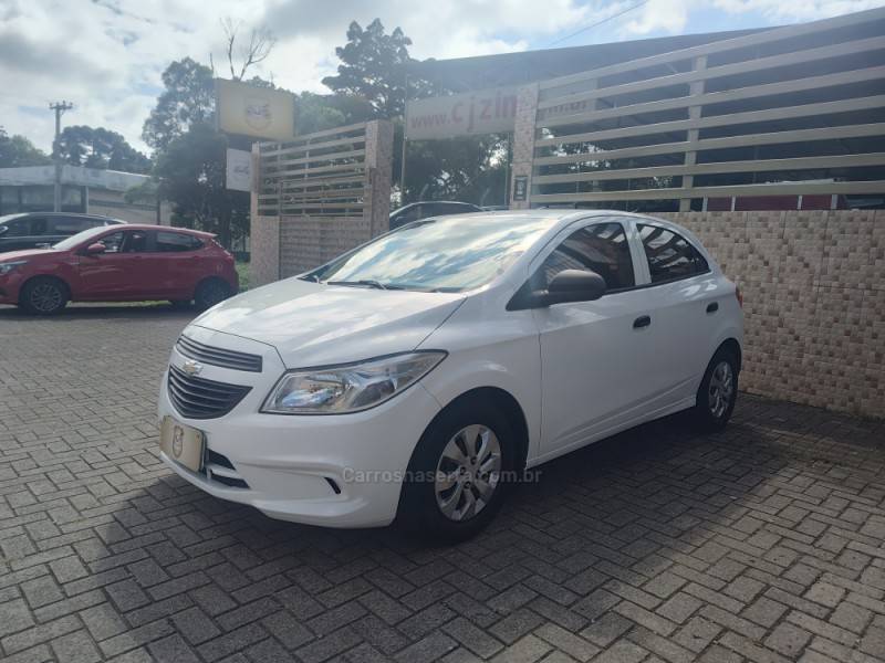CHEVROLET - ONIX - 2018/2018 - Branca - R$ 44.900,00