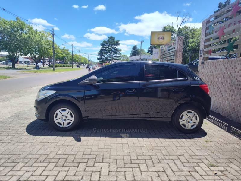 CHEVROLET - ONIX - 2015/2015 - Preta - R$ 44.900,00