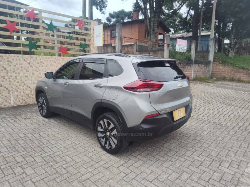 CHEVROLET - TRACKER - 2023/2024 - Prata - R$ 104.900,00
