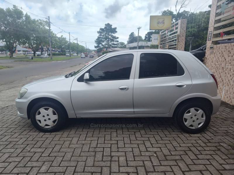 CHEVROLET - CELTA - 2013/2013 - Prata - R$ 32.900,00